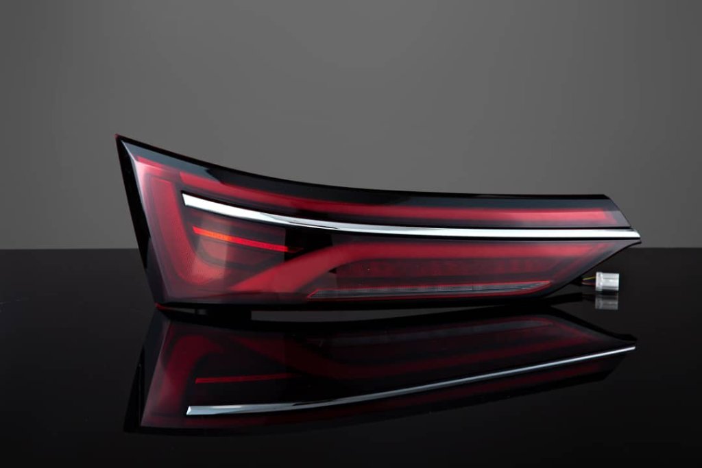 چراغ خطر عقب دیگنیتی